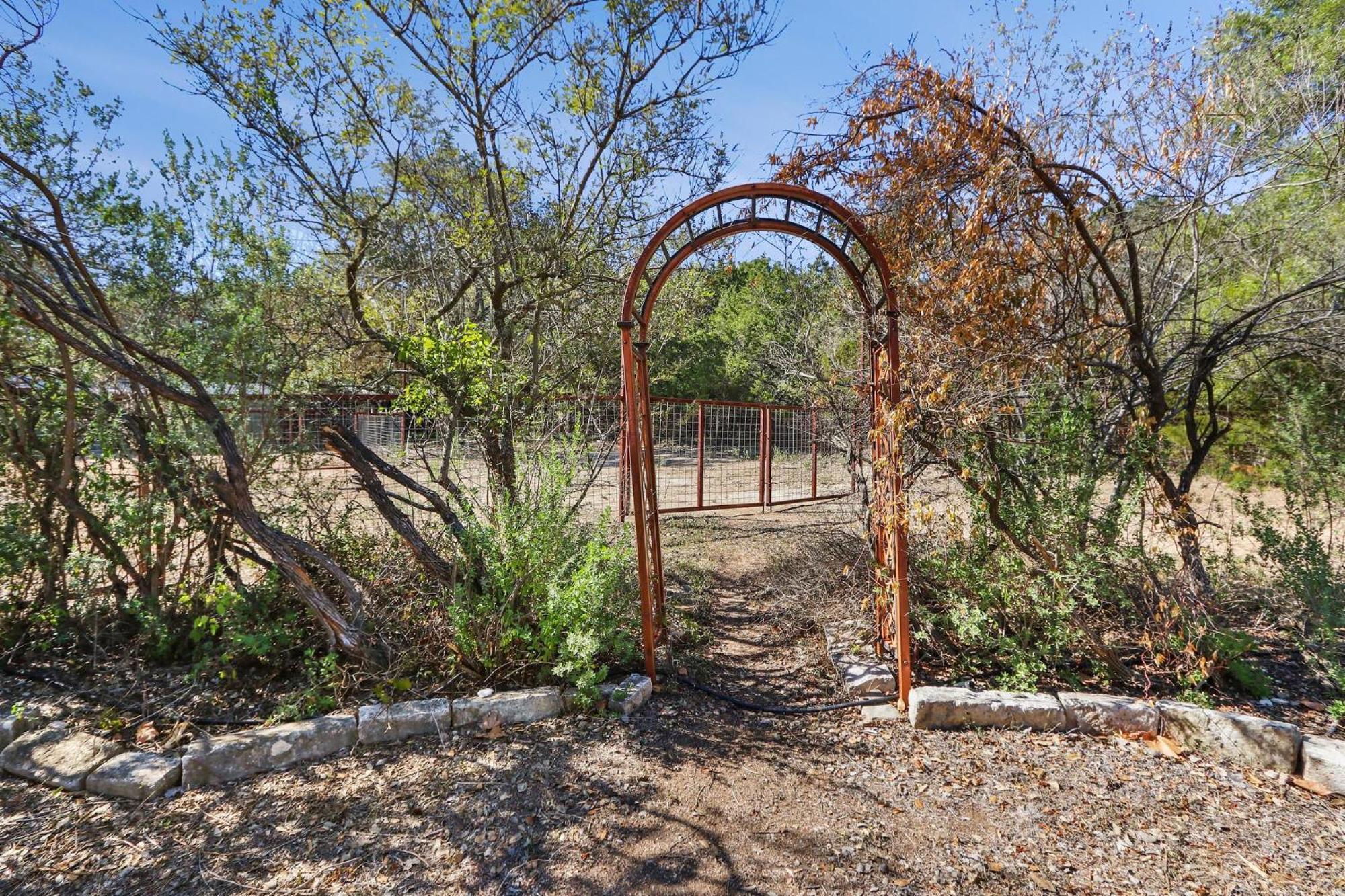 Red Donkey Cottage Wimberley Exterior photo
