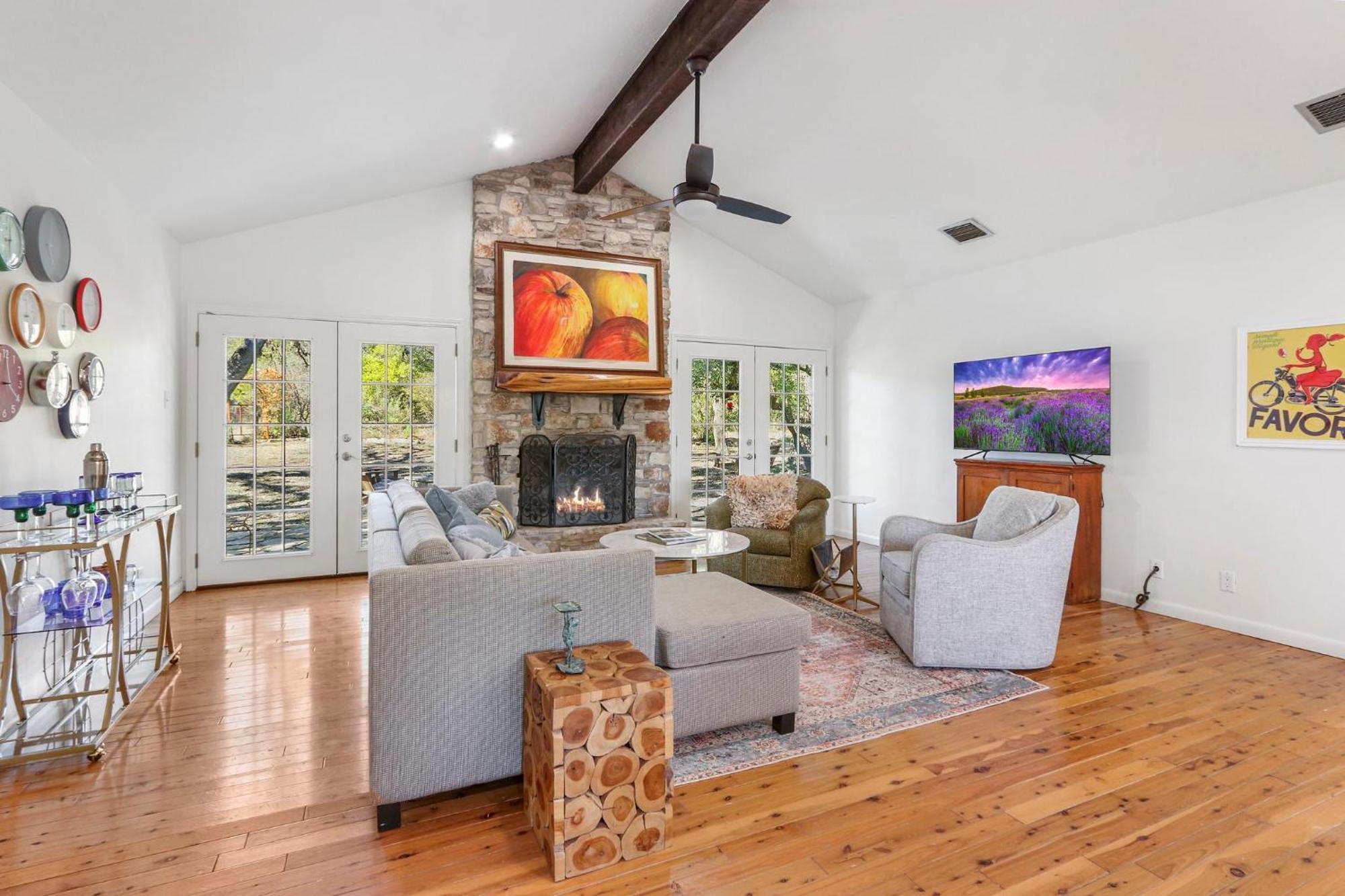 Red Donkey Cottage Wimberley Exterior photo