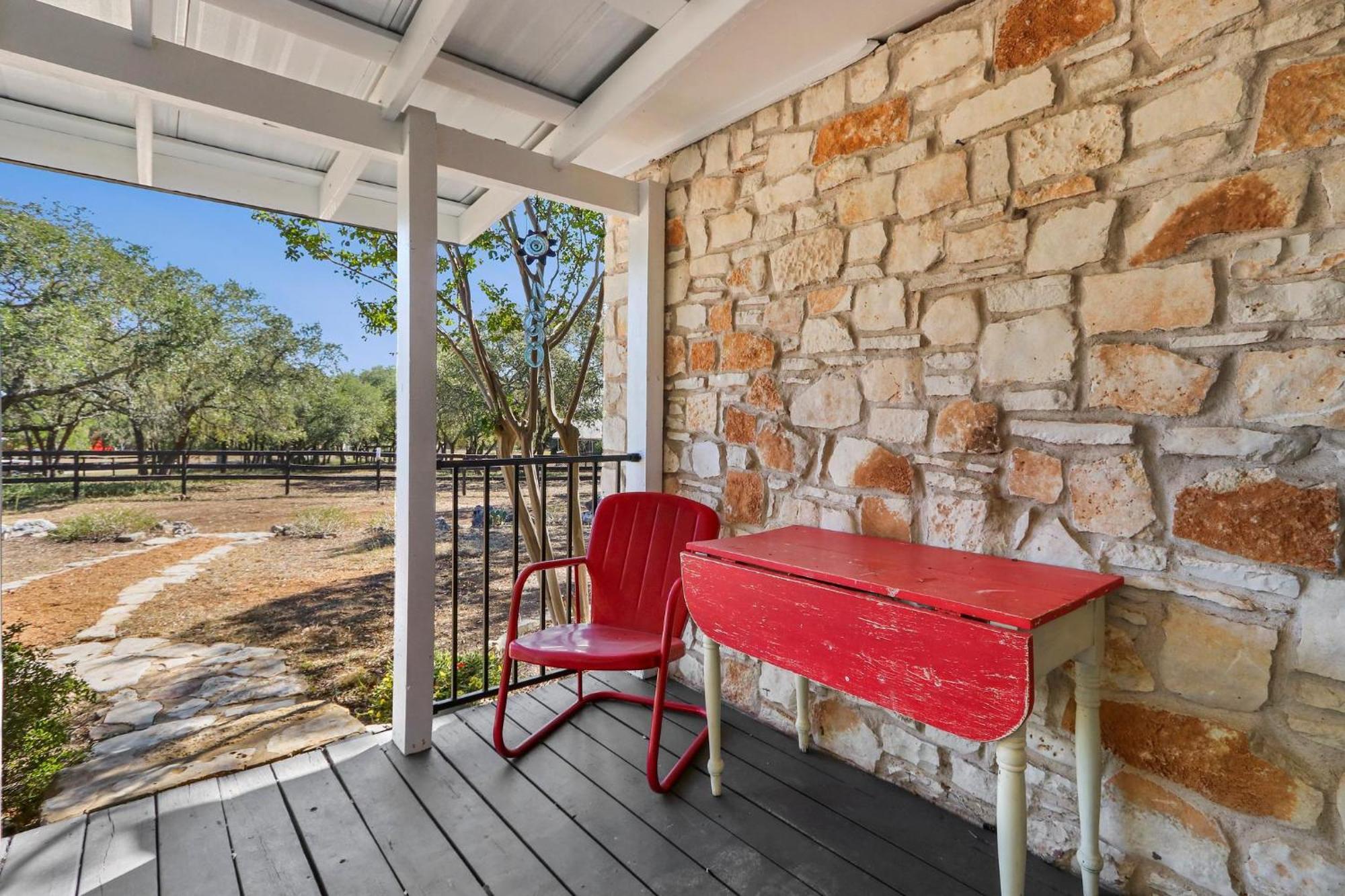 Red Donkey Cottage Wimberley Exterior photo