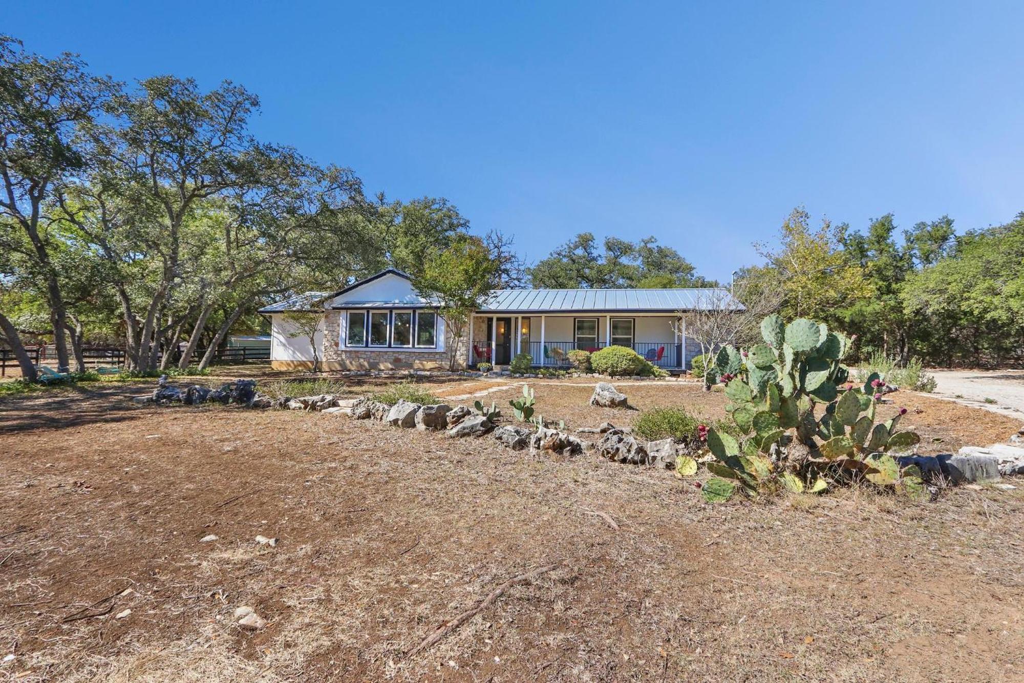 Red Donkey Cottage Wimberley Exterior photo